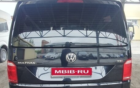 Volkswagen Multivan T6 рестайлинг, 2017 год, 2 700 000 рублей, 6 фотография