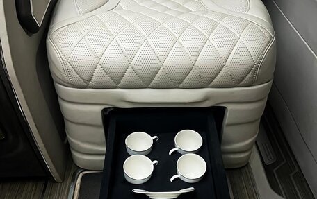 Mercedes-Benz V-Класс, 2022 год, 14 999 000 рублей, 13 фотография