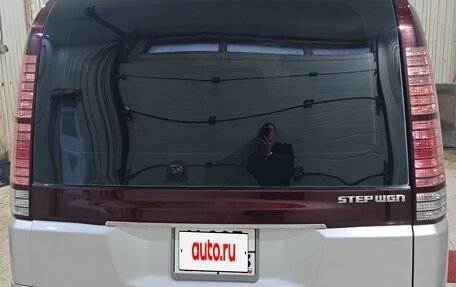 Honda Stepwgn II рестайлинг, 2004 год, 850 000 рублей, 2 фотография