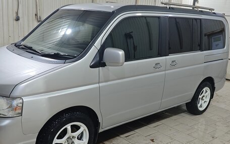 Honda Stepwgn II рестайлинг, 2004 год, 850 000 рублей, 4 фотография