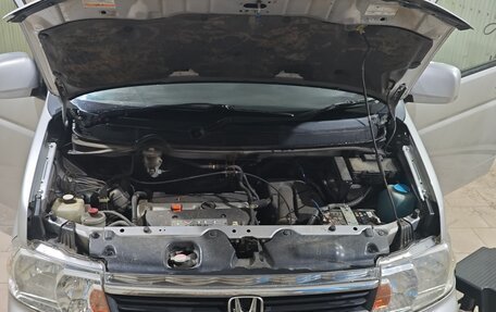 Honda Stepwgn II рестайлинг, 2004 год, 850 000 рублей, 3 фотография