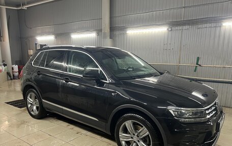 Volkswagen Tiguan II, 2018 год, 3 400 000 рублей, 2 фотография