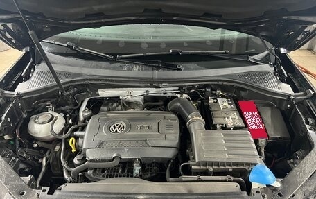 Volkswagen Tiguan II, 2018 год, 3 400 000 рублей, 13 фотография