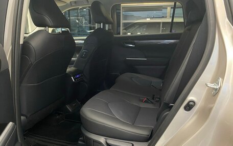 Toyota Highlander, 2025 год, 6 900 000 рублей, 13 фотография