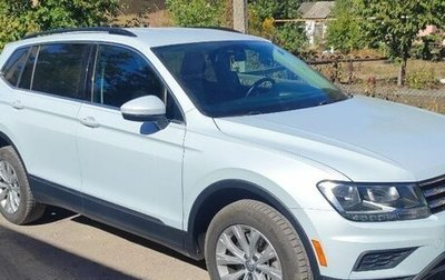 Volkswagen Tiguan II, 2018 год, 2 500 000 рублей, 1 фотография