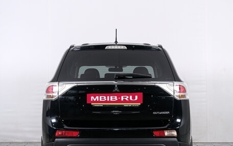 Mitsubishi Outlander III рестайлинг 3, 2013 год, 1 549 000 рублей, 6 фотография