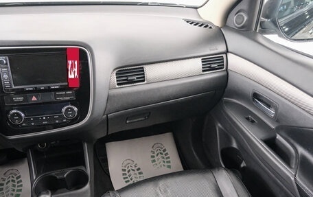 Mitsubishi Outlander III рестайлинг 3, 2013 год, 1 549 000 рублей, 12 фотография