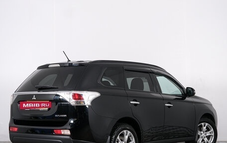 Mitsubishi Outlander III рестайлинг 3, 2013 год, 1 549 000 рублей, 7 фотография