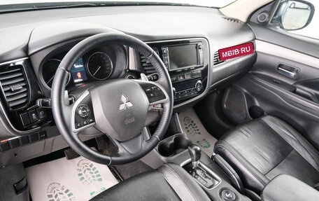 Mitsubishi Outlander III рестайлинг 3, 2013 год, 1 549 000 рублей, 9 фотография
