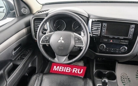 Mitsubishi Outlander III рестайлинг 3, 2013 год, 1 549 000 рублей, 10 фотография