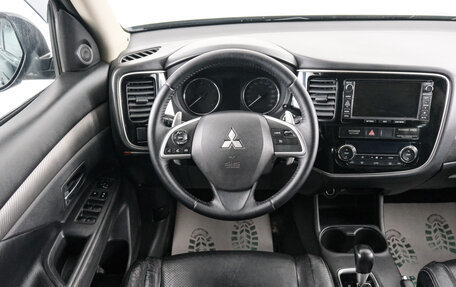 Mitsubishi Outlander III рестайлинг 3, 2013 год, 1 549 000 рублей, 15 фотография
