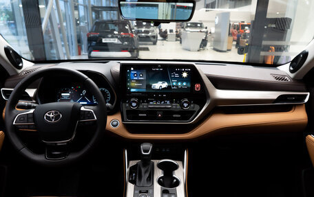 Toyota Highlander, 2025 год, 6 900 000 рублей, 9 фотография