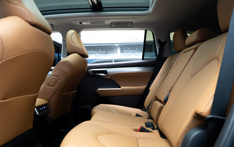 Toyota Highlander, 2025 год, 6 900 000 рублей, 19 фотография
