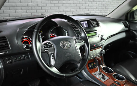 Toyota Highlander III, 2012 год, 1 850 000 рублей, 10 фотография
