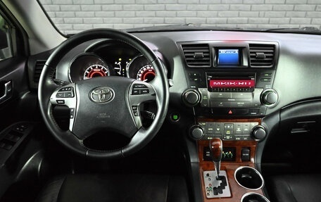 Toyota Highlander III, 2012 год, 1 850 000 рублей, 16 фотография