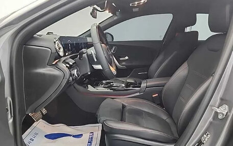 Mercedes-Benz A-Класс, 2022 год, 2 600 000 рублей, 10 фотография