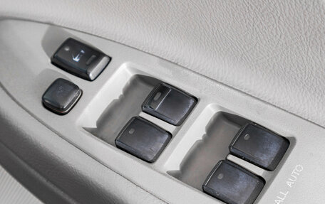 Toyota Voxy II, 2002 год, 899 000 рублей, 13 фотография