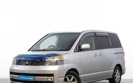 Toyota Voxy II, 2002 год, 899 000 рублей, 4 фотография