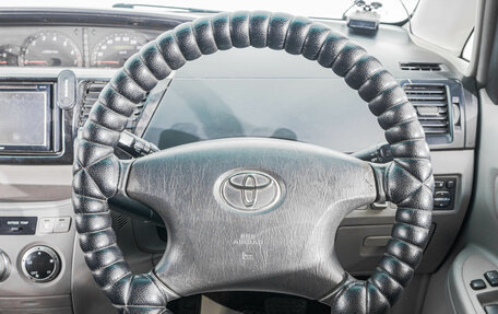 Toyota Voxy II, 2002 год, 899 000 рублей, 15 фотография