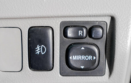 Toyota Voxy II, 2002 год, 899 000 рублей, 14 фотография