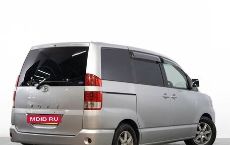 Toyota Voxy II, 2002 год, 899 000 рублей, 5 фотография