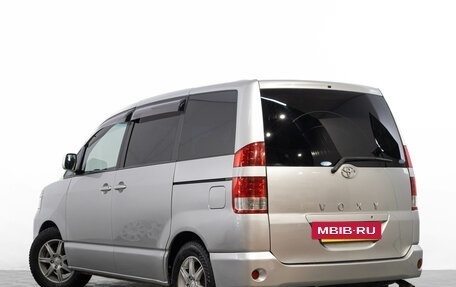 Toyota Voxy II, 2002 год, 899 000 рублей, 7 фотография