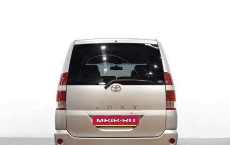 Toyota Voxy II, 2002 год, 899 000 рублей, 6 фотография