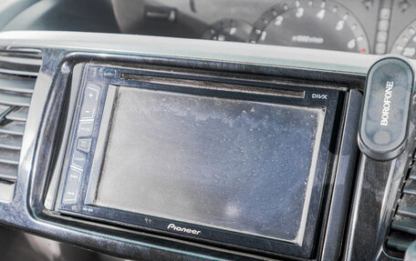 Toyota Voxy II, 2002 год, 899 000 рублей, 18 фотография