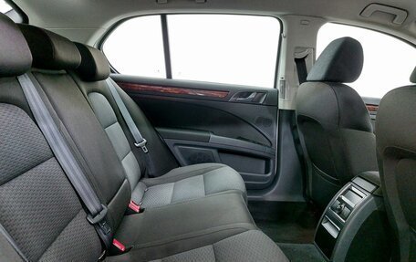 Skoda Superb III рестайлинг, 2011 год, 999 000 рублей, 14 фотография