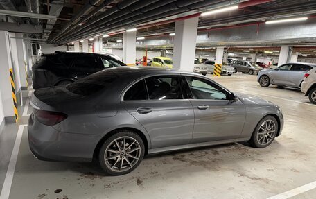 Mercedes-Benz E-Класс, 2022 год, 4 870 000 рублей, 2 фотография