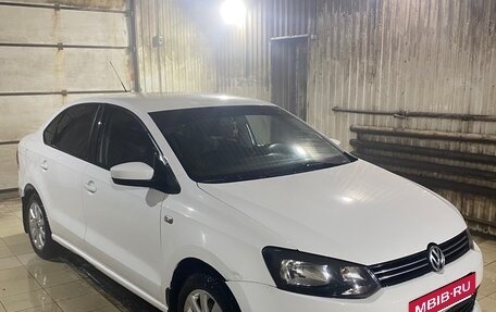 Volkswagen Polo VI (EU Market), 2012 год, 550 000 рублей, 2 фотография