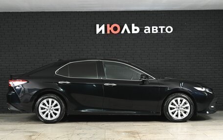 Toyota Camry, 2018 год, 2 850 000 рублей, 10 фотография