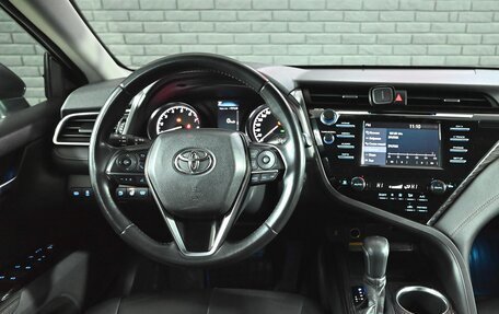 Toyota Camry, 2018 год, 2 850 000 рублей, 18 фотография