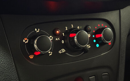 Renault Logan II, 2019 год, 917 000 рублей, 11 фотография