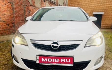 Opel Astra J, 2012 год, 640 000 рублей, 1 фотография