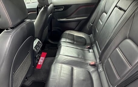 Jaguar F-Pace, 2019 год, 2 290 000 рублей, 10 фотография