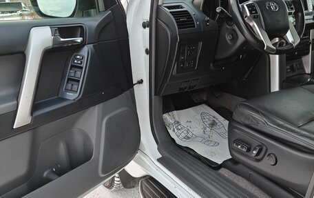 Toyota Land Cruiser Prado 150 рестайлинг 2, 2013 год, 2 650 000 рублей, 5 фотография