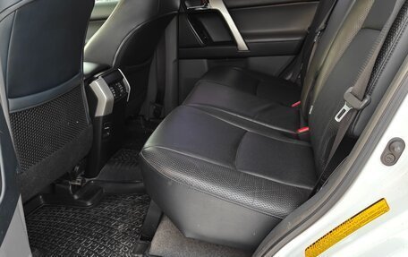 Toyota Land Cruiser Prado 150 рестайлинг 2, 2013 год, 2 650 000 рублей, 6 фотография