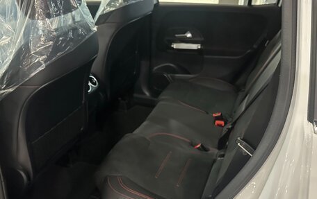 Mercedes-Benz GLB, 2025 год, 5 500 000 рублей, 10 фотография