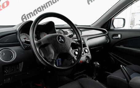 Mitsubishi Outlander III рестайлинг 3, 2007 год, 650 000 рублей, 11 фотография