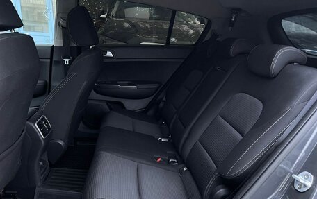 KIA Sportage IV рестайлинг, 2018 год, 2 390 000 рублей, 8 фотография