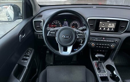 KIA Sportage IV рестайлинг, 2018 год, 2 390 000 рублей, 10 фотография