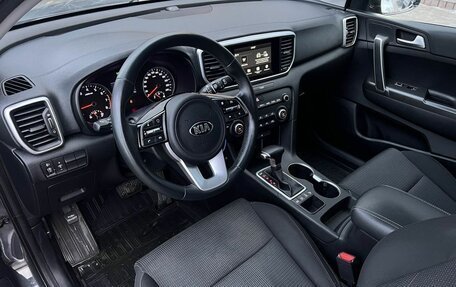 KIA Sportage IV рестайлинг, 2018 год, 2 390 000 рублей, 7 фотография