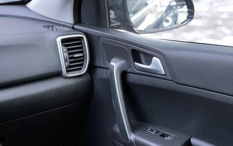 KIA Sportage IV рестайлинг, 2018 год, 2 390 000 рублей, 26 фотография