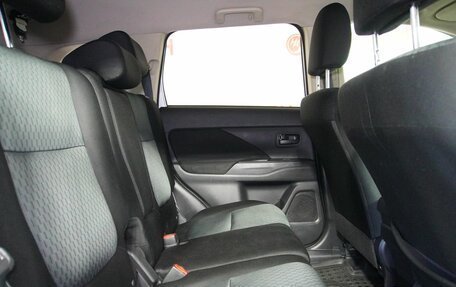 Mitsubishi Outlander III рестайлинг 3, 2015 год, 1 759 000 рублей, 11 фотография