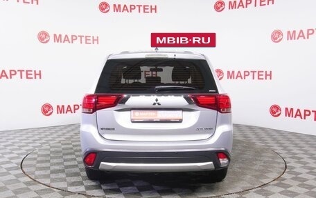 Mitsubishi Outlander III рестайлинг 3, 2015 год, 1 759 000 рублей, 6 фотография