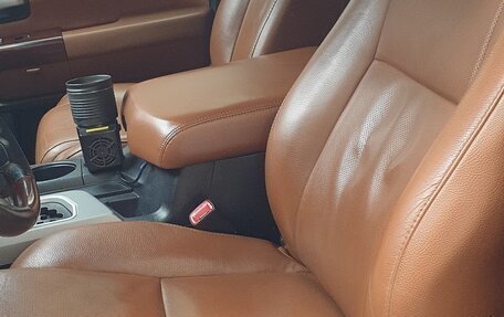 Toyota Sequoia II рестайлинг, 2012 год, 3 800 000 рублей, 9 фотография