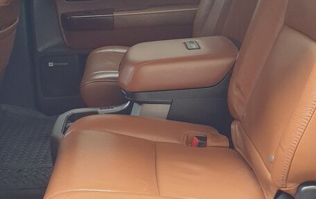 Toyota Sequoia II рестайлинг, 2012 год, 3 800 000 рублей, 10 фотография