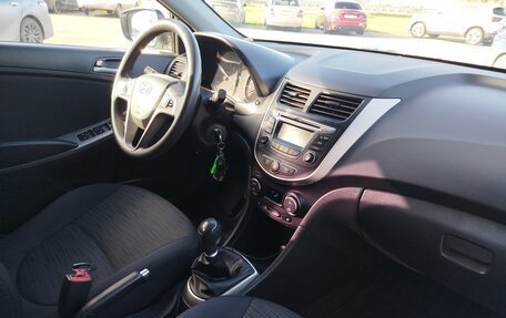 Hyundai Solaris II рестайлинг, 2015 год, 1 070 000 рублей, 9 фотография