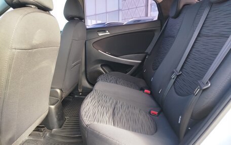 Hyundai Solaris II рестайлинг, 2015 год, 1 070 000 рублей, 12 фотография